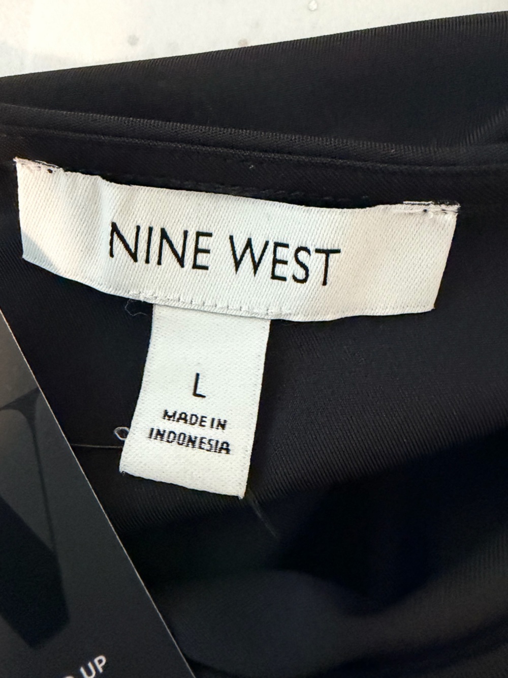 Nine West Black Sleeveless Boat Neck Shell Top - Picture 5 of 6